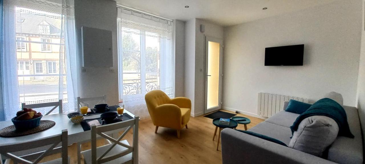 La Cle Du Genie Apartment Ducey-Les Cheris Bagian luar foto