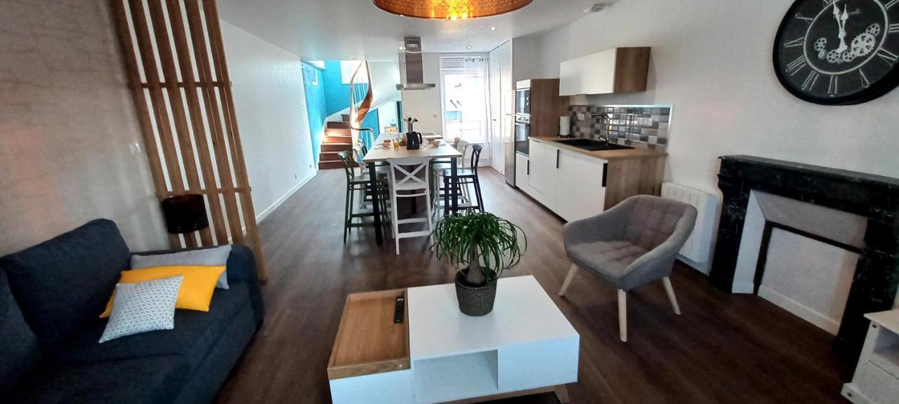 La Cle Du Genie Apartment Ducey-Les Cheris Bagian luar foto