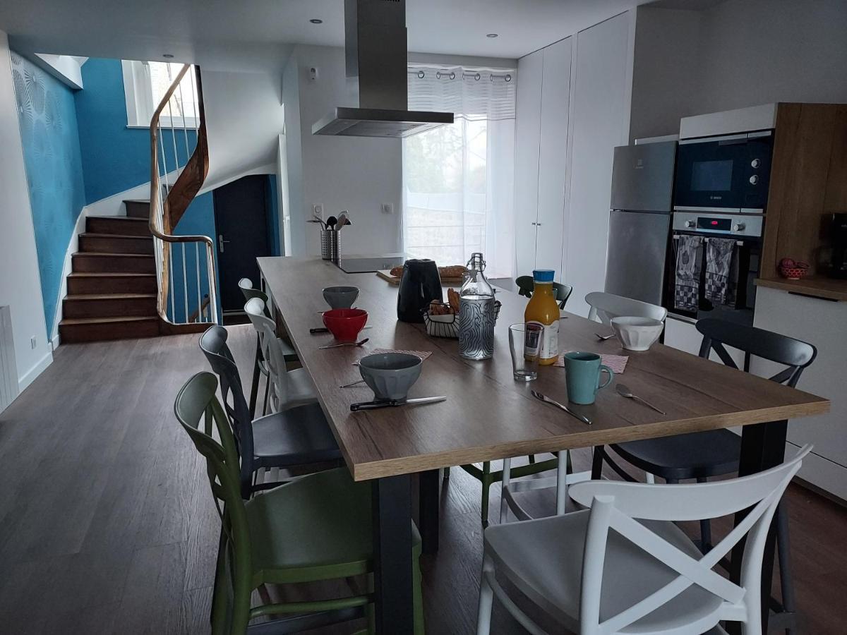 La Cle Du Genie Apartment Ducey-Les Cheris Bagian luar foto